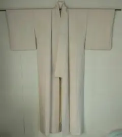 着物　色無地？　袷　一つ紋あり