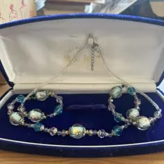 装飾的なビーズネックレス 青紫ベネチアンガラス