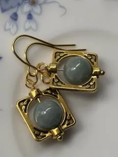 8㎜翡翠のアンティーク風ピアス　ハンドメイド