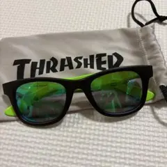 THRASHER サングラス ブラック×ネオングリーン　キッズサングラスのサムネイル