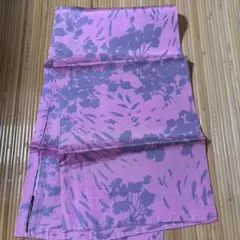 Thai Pao of Bangkok シルクスカーフ ピンク 花柄のサムネイル