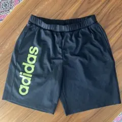 adidas ハーフパンツ 黒