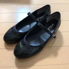 【agnes b.】オールウェザー対応ストラップカッターパンプス