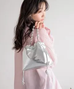 LOWRYS FARM ボールチェーン巾着ショルダーバック　シルバー