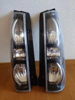パジェロ V98W テールランプ 左右セット - メルカリ