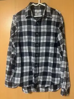 ブラックとホワイトのチェック柄ネルシャツ Mサイズ
