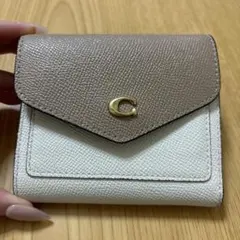 2026年最新】coach 財布 二つ折り 白の人気アイテム - メルカリ