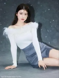 SNIDEL オフショルフェイクファードッキングニットプルオーバー IVR