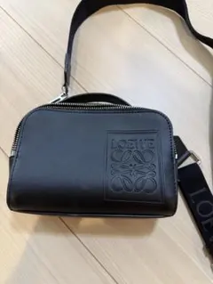 ジロー様LOEWE カメラバッグ ブラック ジロー様LOEWE カメラバッグ ブラック - メルカリ