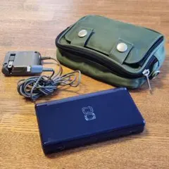 ニンテンドーDS Lite ネイビー 本体 充電器・ソフト・ケース付き