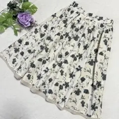 【レイカズン 】リバーシブル フレアスカート 花柄 ベージュ ウエストゴム Mのサムネイル