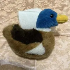 かわいいカモのぬいぐるみ