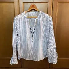 GU ホワイト×ブルー ストライプ柄 長袖Vネック￼シャツブラウス　M
