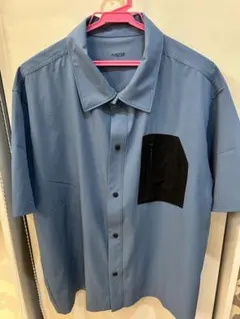 美品ＧＵ　グレー 半袖ボタンアップシャツ ジッパーポケットＬサイズ