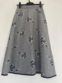 ☆可愛い☆薔薇柄フレアースカート
