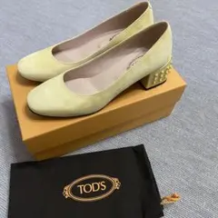 TOD'S♡スエード黄色パンプスのサムネイル