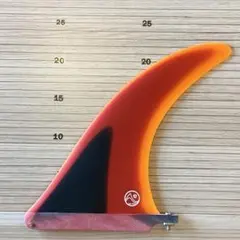 新品未使用シングルフィン9インチ　トランスルーセント、 スクリュー付き 新品未使用シングルフィン9インチ ブラックトランスルーセント