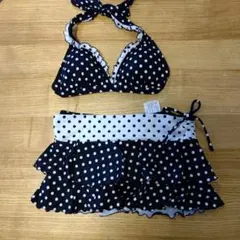 黒 白 ドット 水玉模様フリル付きセパレート水着のサムネイル