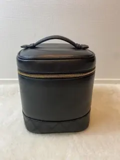 シャネル 黒 キルティングポーチ