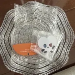 treasure truz シャカシャカアクリルチャーム ジュンギュ