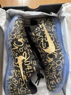 Kobe XI EM Protro ブラック/メタリックゴールド 25cmのサムネイル