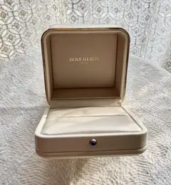 2026年最新】BOUCHERON 小物入れの人気アイテム - メルカリ