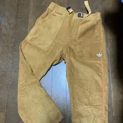 アディダスオリジナルス　コーデュロイパンツ