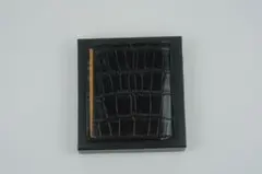 【新品】MONO COMME CA二つ折り財布 クロコ型押し ブラックのサムネイル
