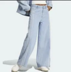 【新品タグ付き】adidas アディダス　ニュートラル コート デニムパンツのサムネイル