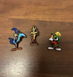 ルーニー・テューンズ　ピンバッジ 3個セット