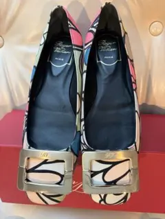 美品　ロジェヴィヴィエ　ROGER VIVIER フラットシューズ　36サイズのサムネイル