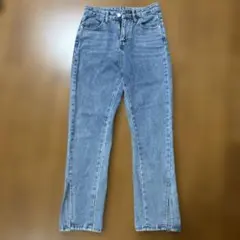 ライトブルーブーツカットデニム