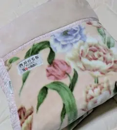 西川の毛布 140cm x 200cm 花柄