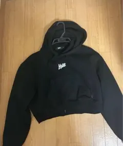 MOBB クロップド丈 黒パーカー