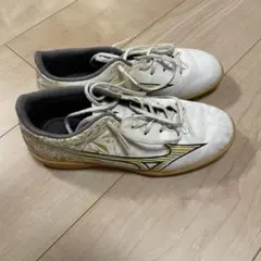 Mizuno ALPHAフットサルシューズ ホワイト/ゴールド