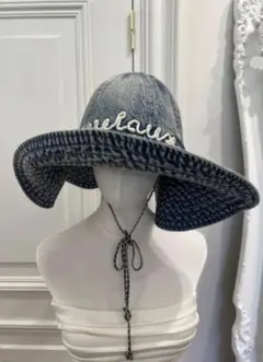 Item thumbnail for item 35343f78-aaa8-44d3-b3c2-0eb41e3fb83a