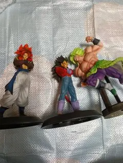 ドラゴンボールGT組立式 DXフィギュア　超サイヤ人４悟空+ベジータ ブロリー