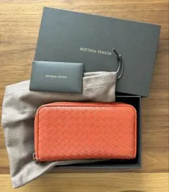 ボッテガヴェネタ　長財布　ラウンドファスナーのサムネイル