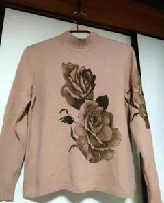 カシミヤ 100% ハイネックセーター　ばらの模様