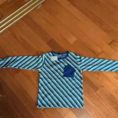 11/25迄のタイムセール！未使用！カルディア！　斜めストライプトップス