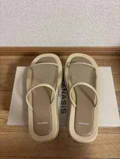 JEANASIS クリアサンダル 厚底 ベージュ Mサイズのサムネイル