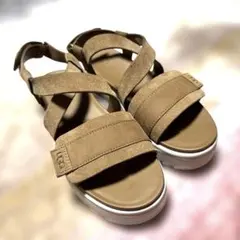 UGG Zayne Ankle Strap II Sandal 厚底 ブラウンのサムネイル