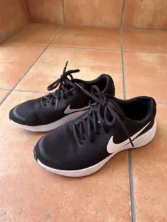 Nike COMFORT ブラック スニーカー