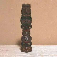 圧倒的存在感！魔除けの力を宿す 巨大ハンドメイド トーテムポール彫刻 圧倒的存在感！魔除けの力を宿す 巨大ハンドメイド トーテム