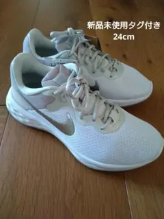 新品未使用 24cm ナイキ ウィメンズレボリューション6 NM PRM