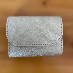 Aulest ゴールド お財布 折らずにお札入ります - メルカリ