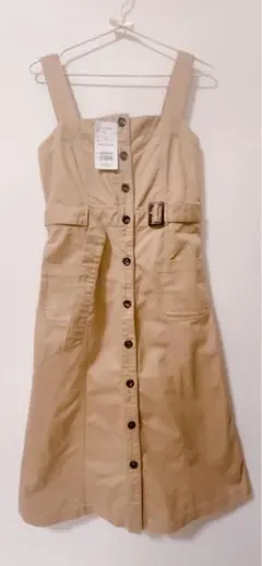 ベージュ ボタン付きジャンバースカート