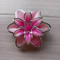 光るお花のヘアアクセ(バレッタ)