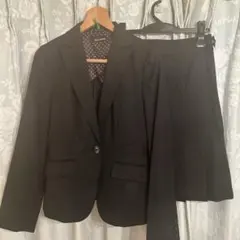 She loves SUITS ブラック スカートスーツのサムネイル