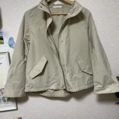 UNIQLOベージュ フード付きジャケット